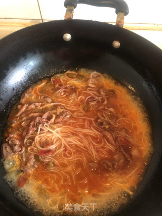 红油鸡杂煮粉条的做法步骤：5