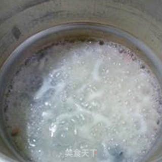 火腿肠皮蛋大米粥的做法步骤：10