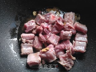 排骨烧红萝卜的做法步骤：4