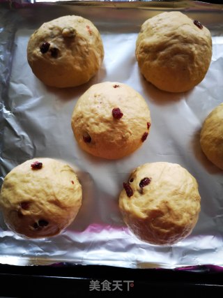 蔓越莓南瓜小餐包的做法步骤：10