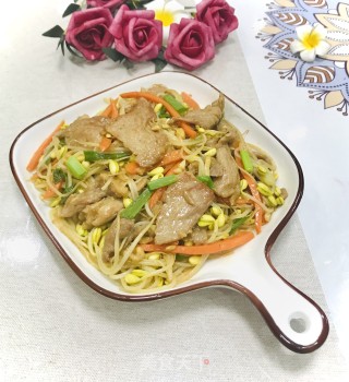 豆芽炒肉的做法步骤：9