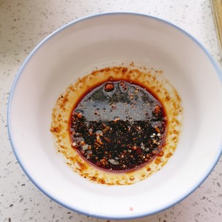 芹菜梗炒牛肉的做法步骤：1