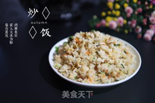 胡萝卜鸡蛋炒饭的做法步骤：1