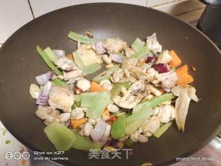 莴笋烧鸡肉的做法步骤：5