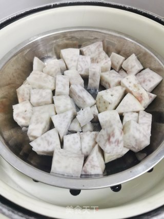 椰汁芋头西米露的做法步骤：3