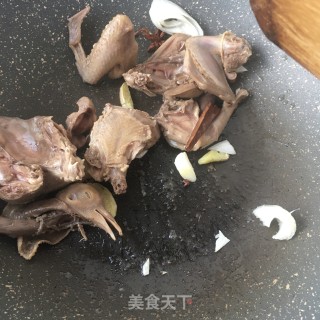 “炖菜”鸽子炖老豆的做法步骤：9