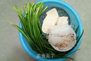 发面韭菜豆腐小馅饼的做法步骤：2
