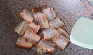 腊肉炒高笋的做法步骤：3