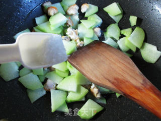 圆蛤肉炒佛手瓜的做法步骤：8