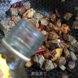 瓦煲炖牛肉的做法步骤：9