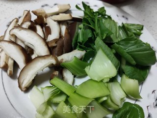 双菇炒油菜的做法步骤：2