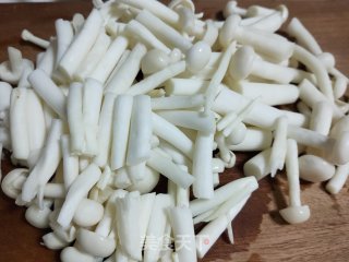 双菇炒油菜的做法步骤：3
