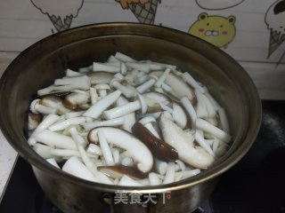 双菇炒油菜的做法步骤：4