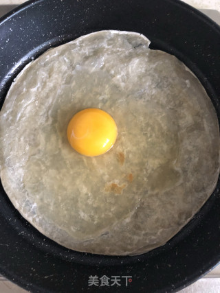 蛋皮手抓饼的做法步骤：3