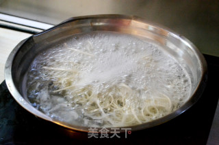 快手牛肉酱拌面的做法步骤：2