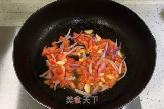 酸汤肥牛魔芋丝的做法步骤：4
