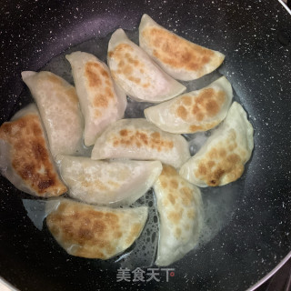 沙葛肉馅煎饺的做法步骤：12