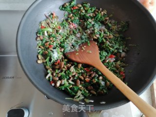 萝卜缨炒毛豆的做法步骤：7