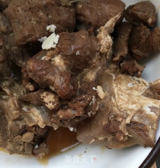 芹香酱牛肉炖土豆的做法步骤：5