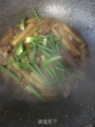 芹香酱牛肉炖土豆的做法步骤：14