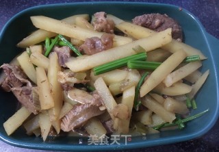 芹香酱牛肉炖土豆的做法步骤：16