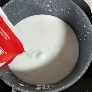 牛奶煮鸡蛋的做法步骤：2