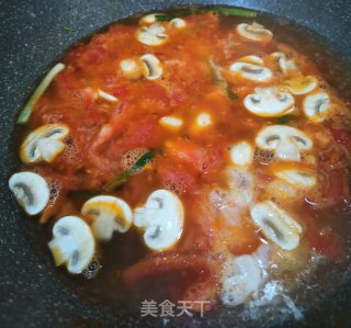 西红柿蘑菇鸡蛋汤面的做法步骤：4