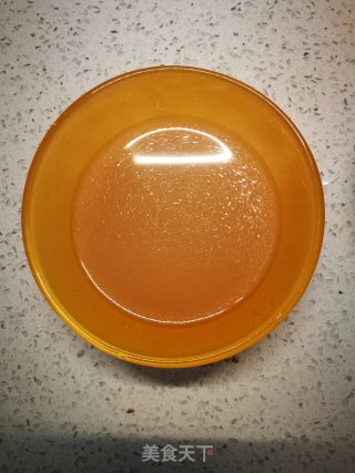 平菇木耳炒肉的做法步骤：2