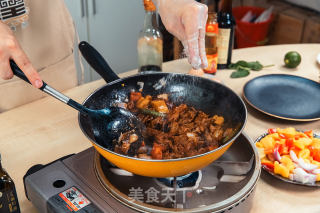 小炒羊肉，家宴必备的做法步骤：4
