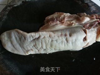卤猪舌的做法步骤：1