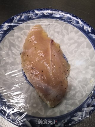 黑椒鸡胸的做法步骤：1