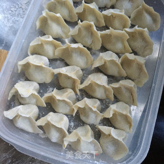鲜肉萝卜酸汤水饺的做法步骤：9