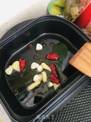 西葫芦炒猪头肉的做法步骤：2
