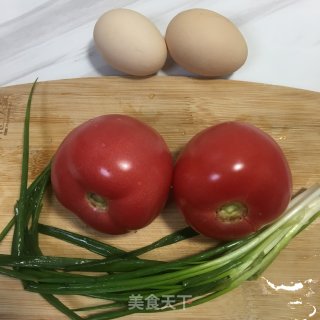 香葱鸡蛋炒西红柿的做法步骤：1