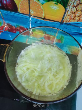 土豆丝煎蛋的做法步骤：3