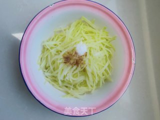 土豆丝煎蛋的做法步骤：4