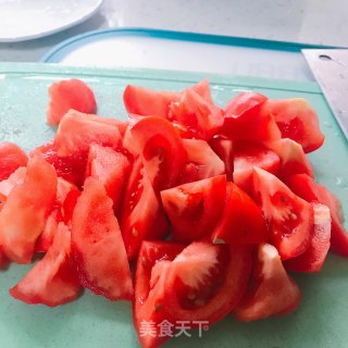 白玉菇鸡蛋木耳炒西红柿的做法步骤：3