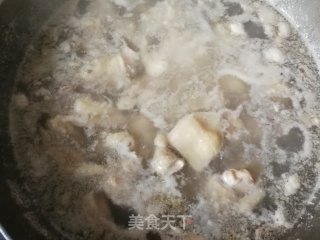 笋干炖鸡块的做法步骤：6
