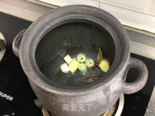 番茄牛腩（砂锅版）的做法步骤：4