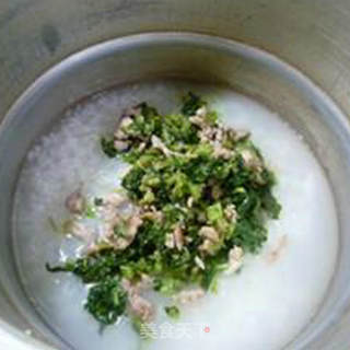 雪菜瘦肉丝大米粥的做法步骤：12