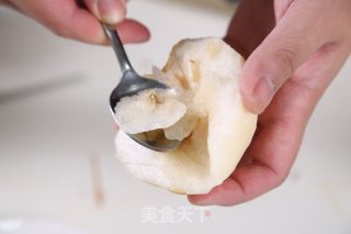 养颜养生的红酒炖雪梨，你不来一块吗的做法步骤：1