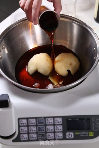 养颜养生的红酒炖雪梨，你不来一块吗的做法步骤：3
