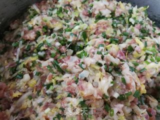 白菜鲜肉酸汤水饺的做法步骤：1