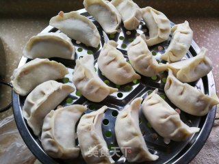 白菜鲜肉酸汤水饺的做法步骤：2