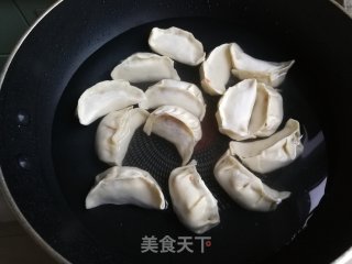 白菜鲜肉酸汤水饺的做法步骤：3