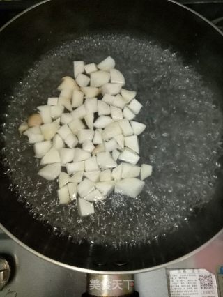 杏鲍菇鸡蛋炒饭的做法步骤：2