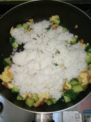 杏鲍菇鸡蛋炒饭的做法步骤：8