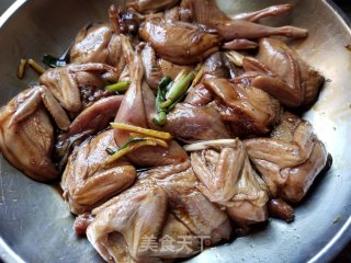 蜜汁烤鹌鹑的做法步骤：3
