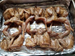蜜汁烤鹌鹑的做法步骤：4
