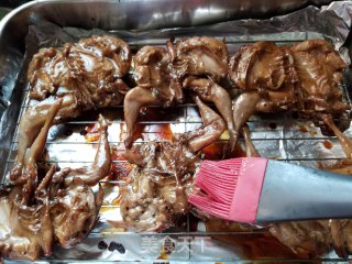 蜜汁烤鹌鹑的做法步骤：7